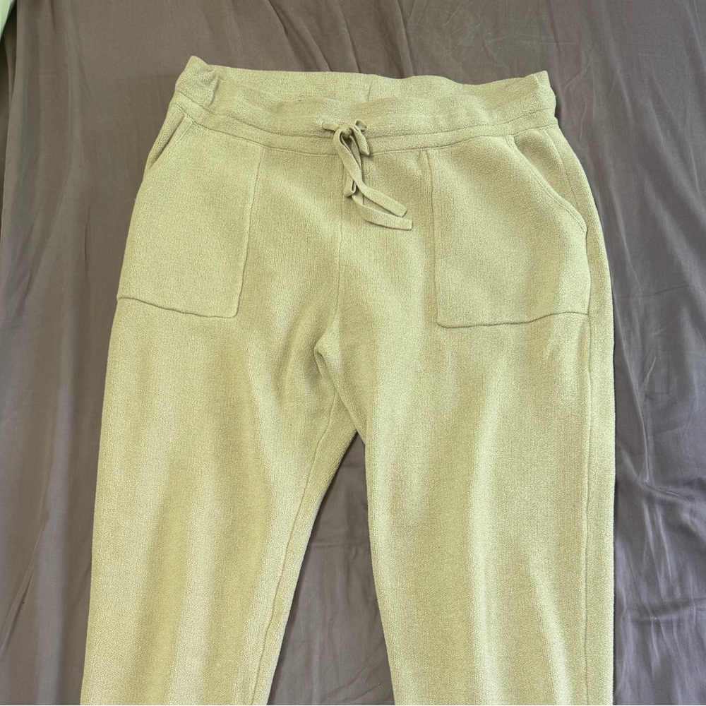 Beige Barefoot Dreams CozyChic Lite Relaxed Joggers small